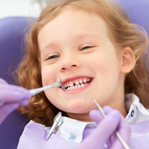 опасность преждевременного удаления молочных зубов